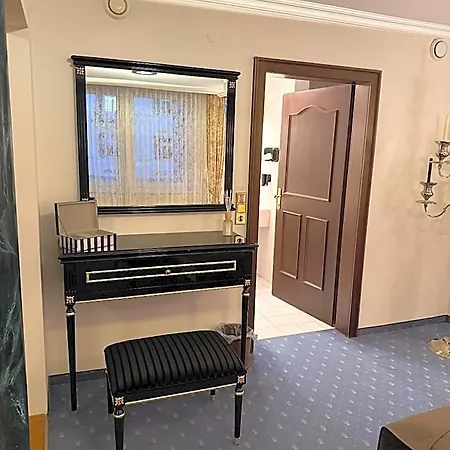 Kaiser Hotel
